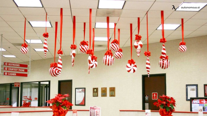 How to decorate your office for christmas