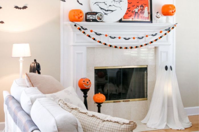 How to make a bed sheet ghost decoration