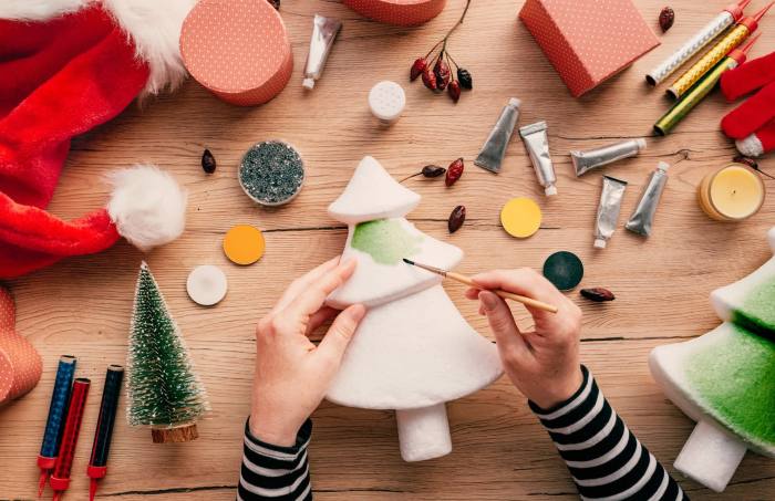 How to make christmas decoration things